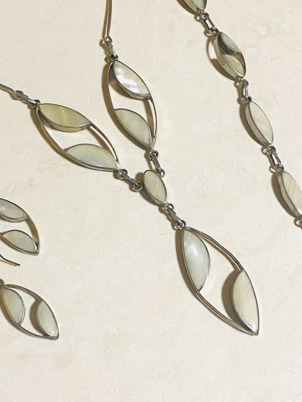 3/$10, Imitation Mother of Pearl Jewelry Set, Necklace, Earrings, Bracelet - Picture 2 of 8